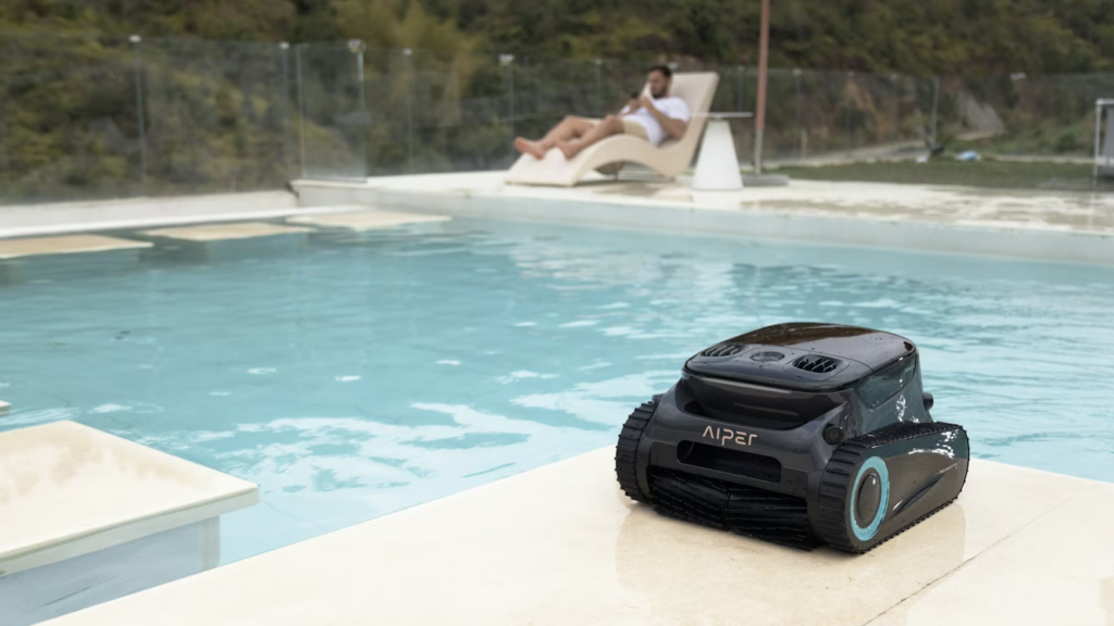 Robots Piscine 2025 : 5 Innovations Majeures (IA, Solaire, Filtration)
