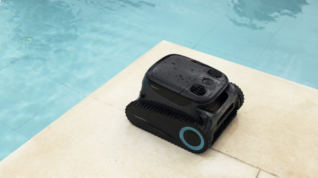 Robots Piscine 2025 : 5 Innovations Majeures (IA, Solaire, Filtration)