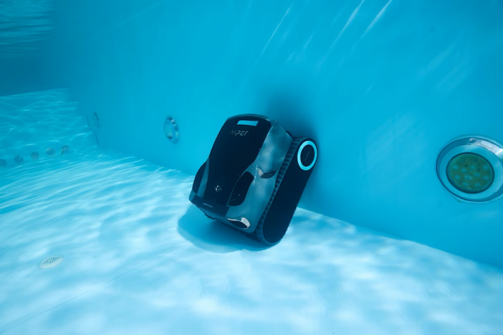 Meilleur robot piscine filaire : lequel choisir selon votre bassin ?