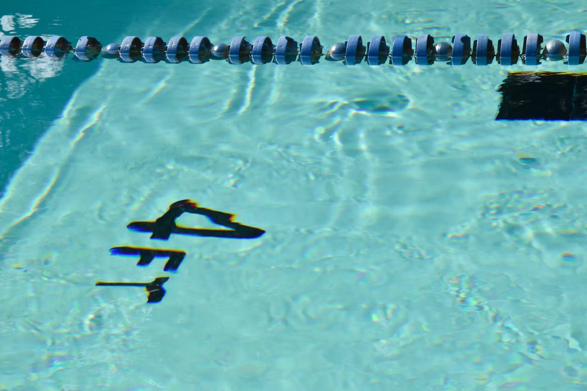Pourquoi le chlore ne monte plus dans ma piscine ? Robot piscine 360 — free download