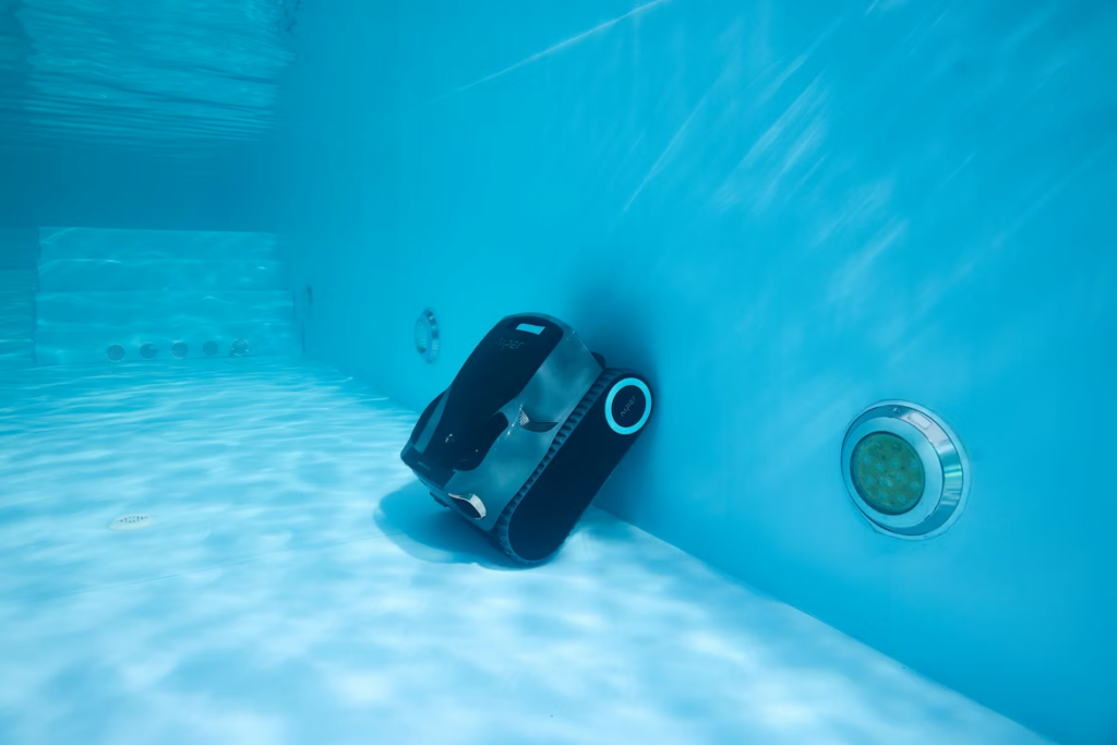 Robot piscine Zodiac tourne en rond : solutions 2026