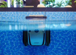 Robot piscine à moins de 200€ : les meilleurs modèles à petit budget